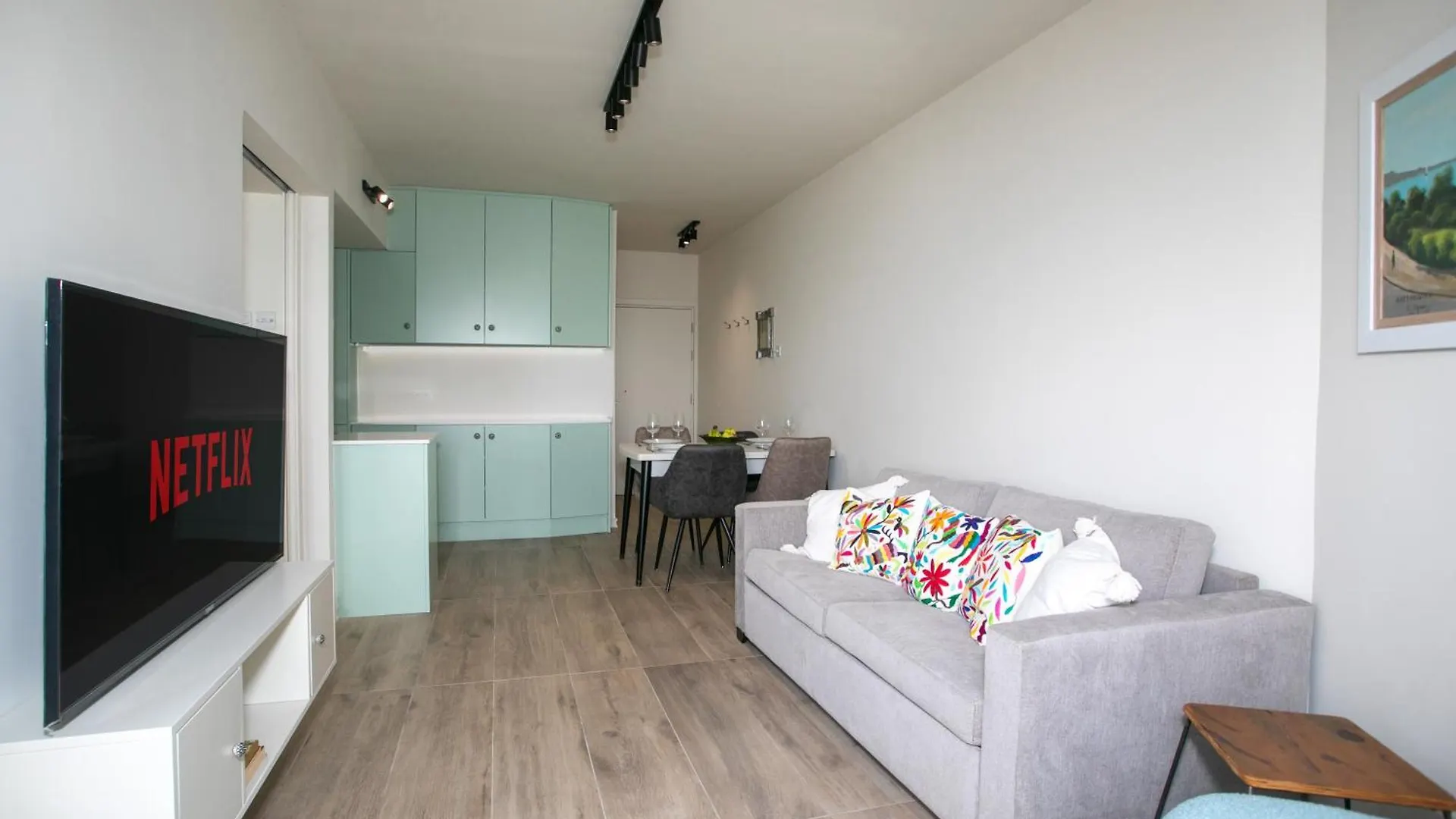 Daire Palmove Luxurious Beachfront Apt Larnaca Kıbrıs