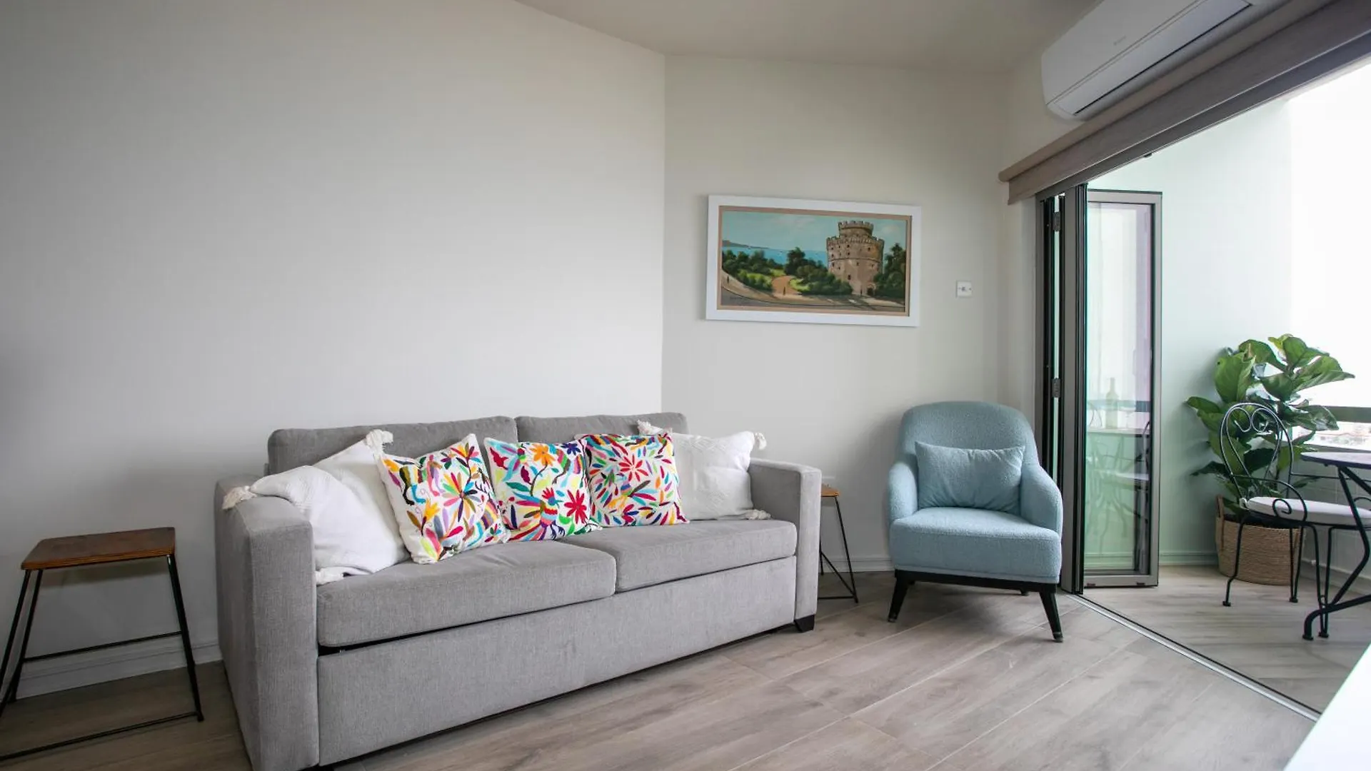 Daire Palmove Luxurious Beachfront Apt Larnaca