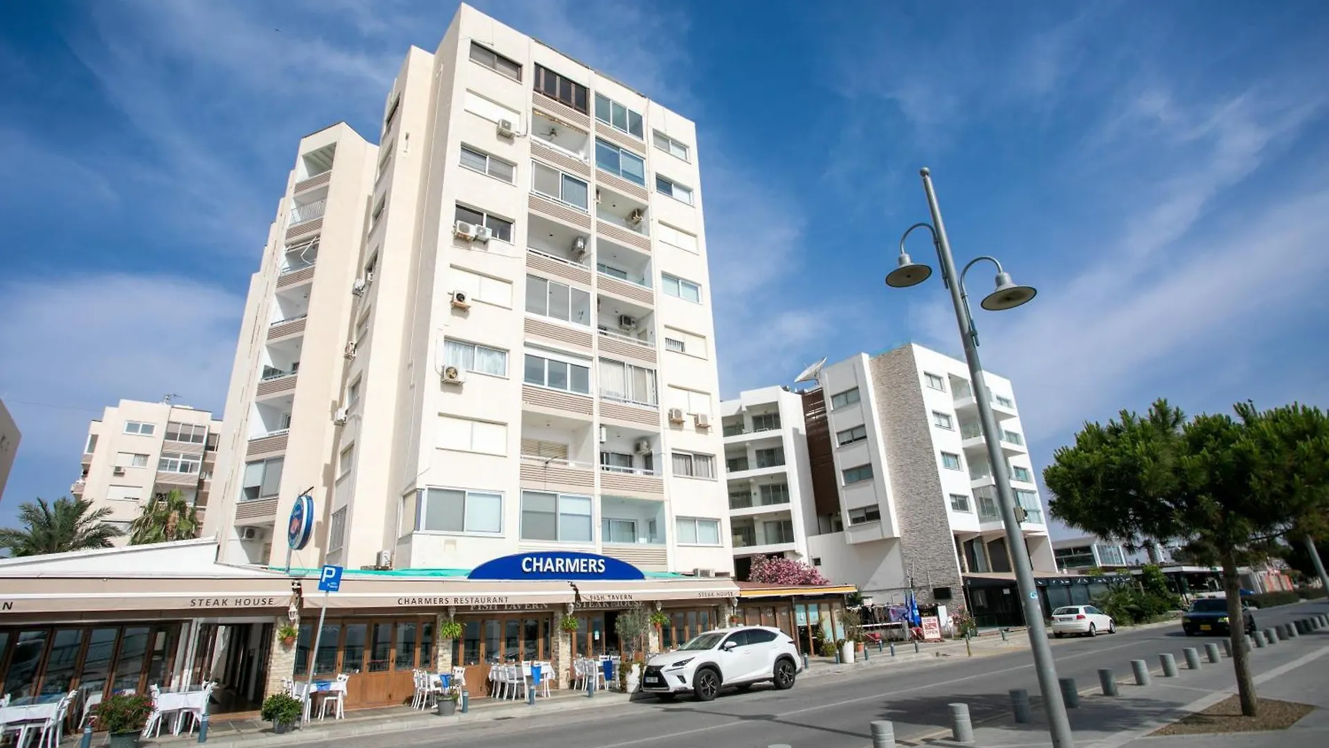 Palmove Luxurious Beachfront Apt Larnaca 0*,  Kıbrıs